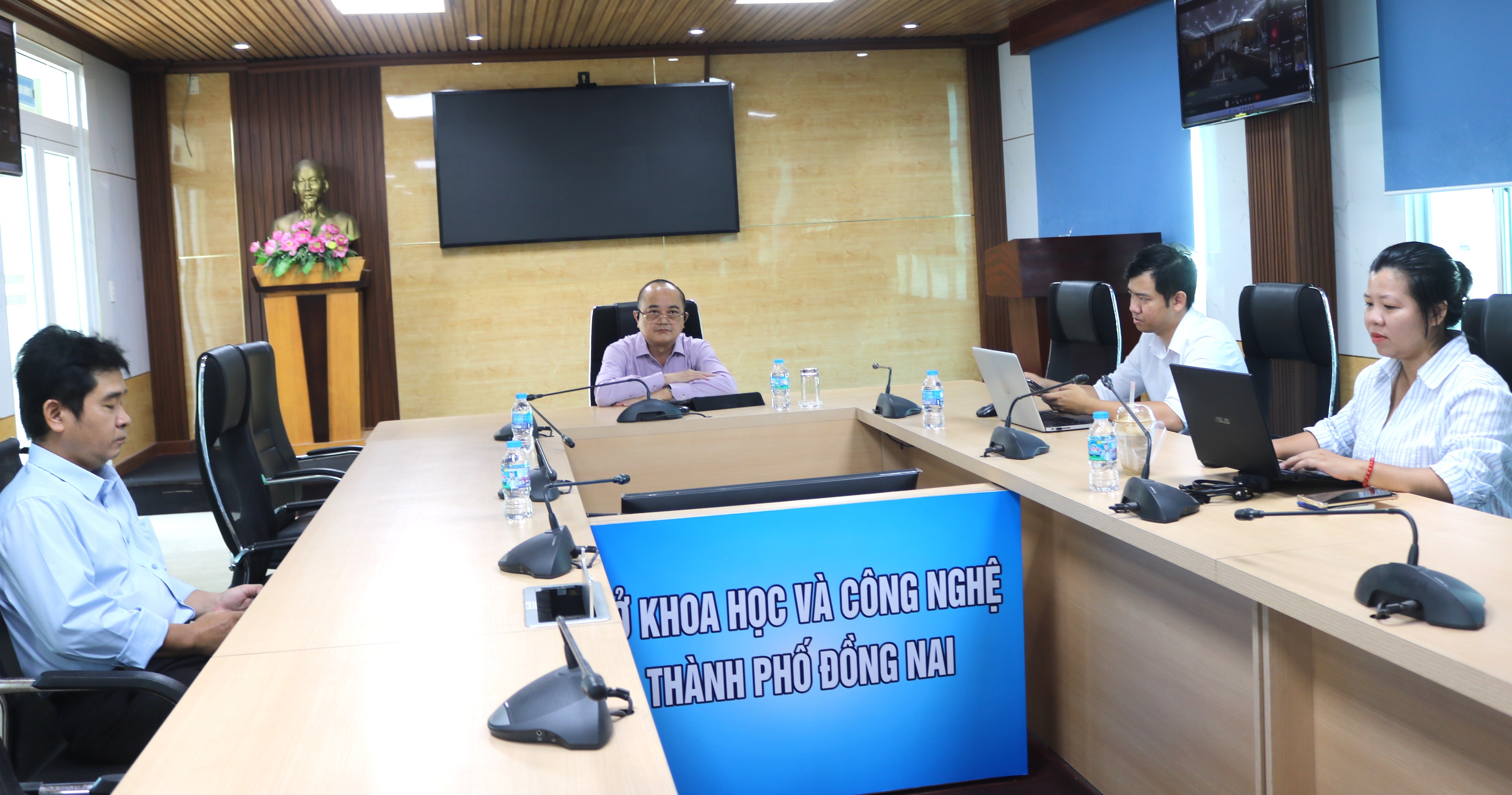 Thảo luận một số nội dung về đổi mới sáng tạo, sàn giao dịch khoa học và công nghệ